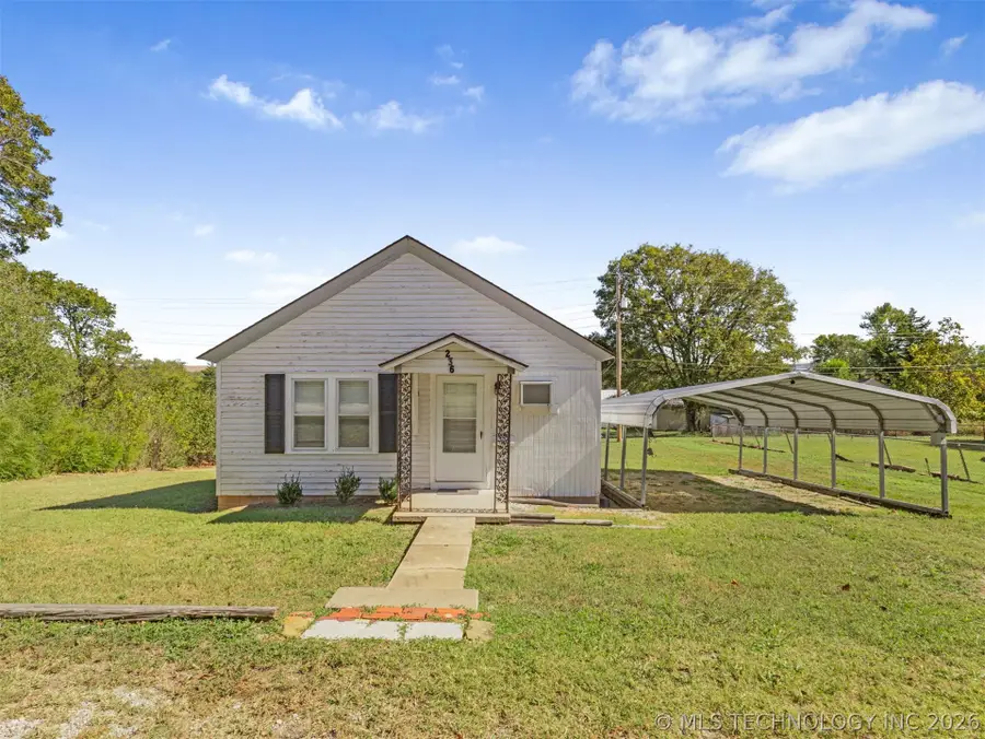 236 N Wilson Street, Fairfax, OK 74637 - #2