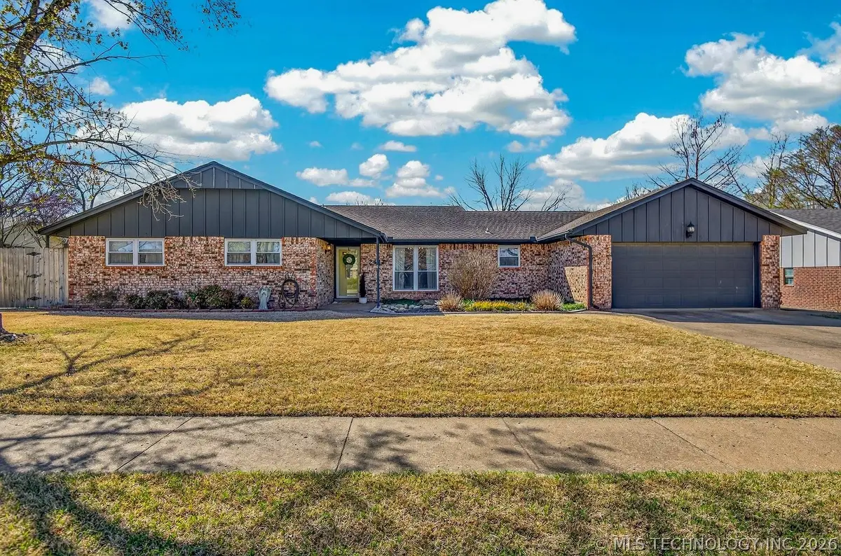 2417 Chapel Hill Road, Bartlesville, OK 74006 - #1