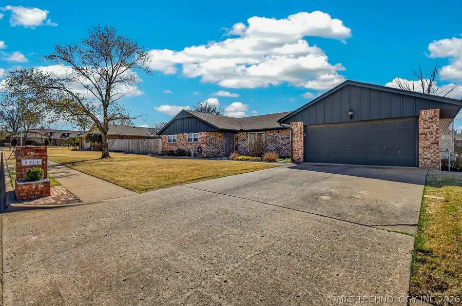 2417 Chapel Hill Road, Bartlesville, OK 74006 - #2