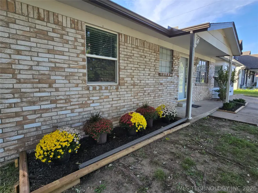 1410 N Dogwood Street, Owasso, OK 74055 - #3