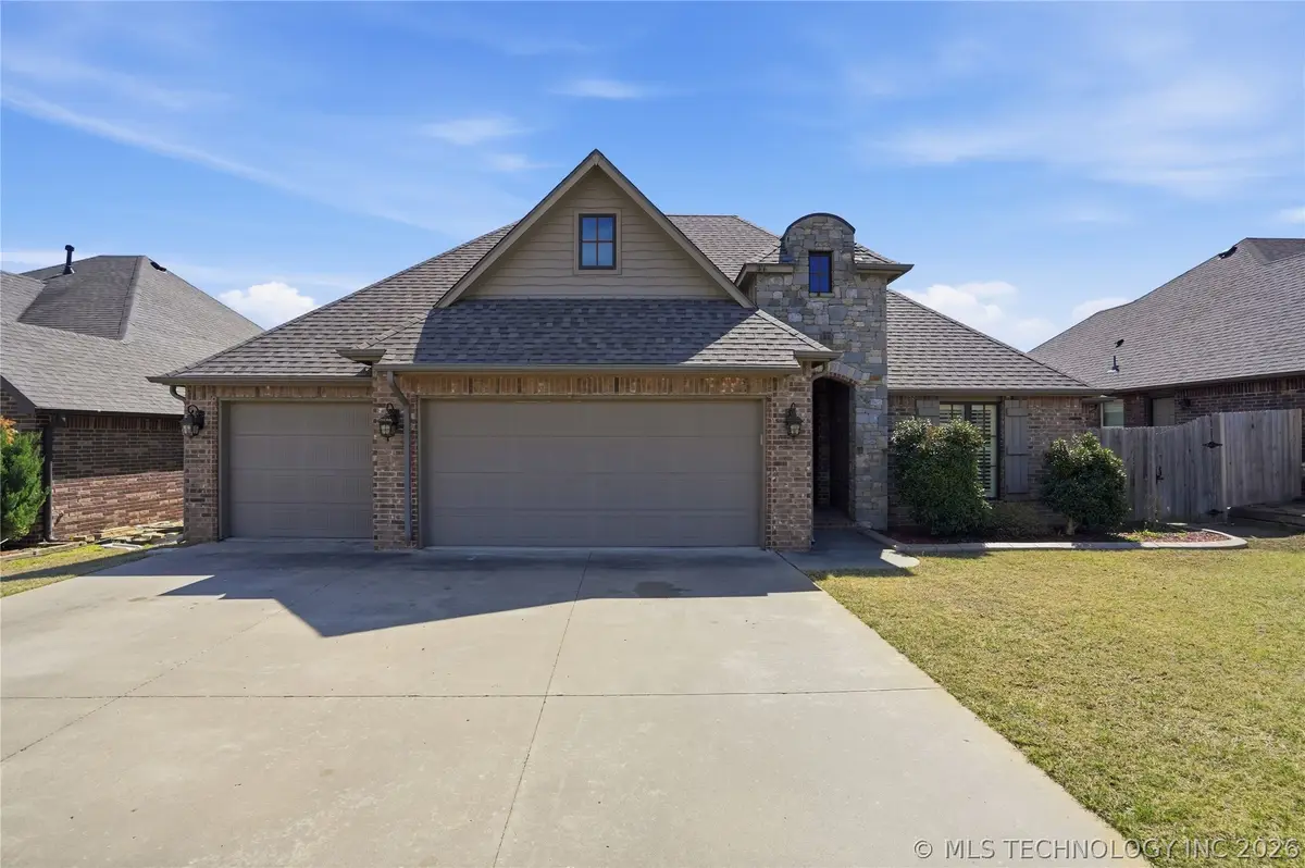 7406 E 83rd Place N, Owasso, OK 74055 - #1
