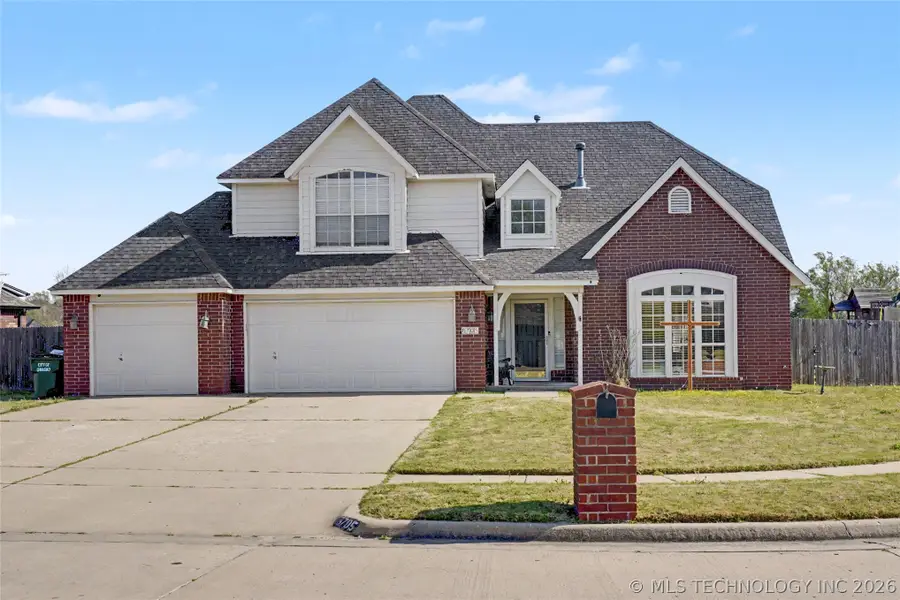 8705 N 127th East Avenue, Owasso, OK 74055 - #2