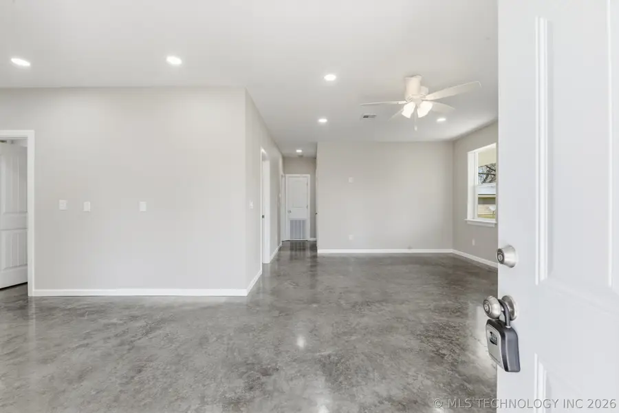 212 W Jackson Avenue, Nowata, OK 74048 - #3