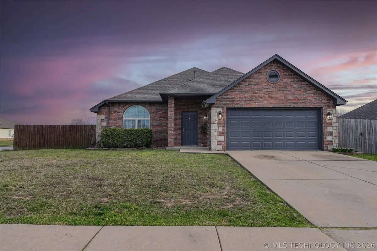3309 E Irvington Street, Broken Arrow, OK 74014 - #1