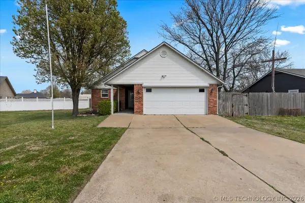 21411 E 36th Street S, Broken Arrow, OK 74014