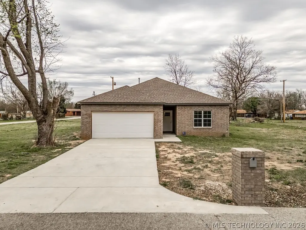 2209 E 31st Place, Tulsa, OK 74110 - #1