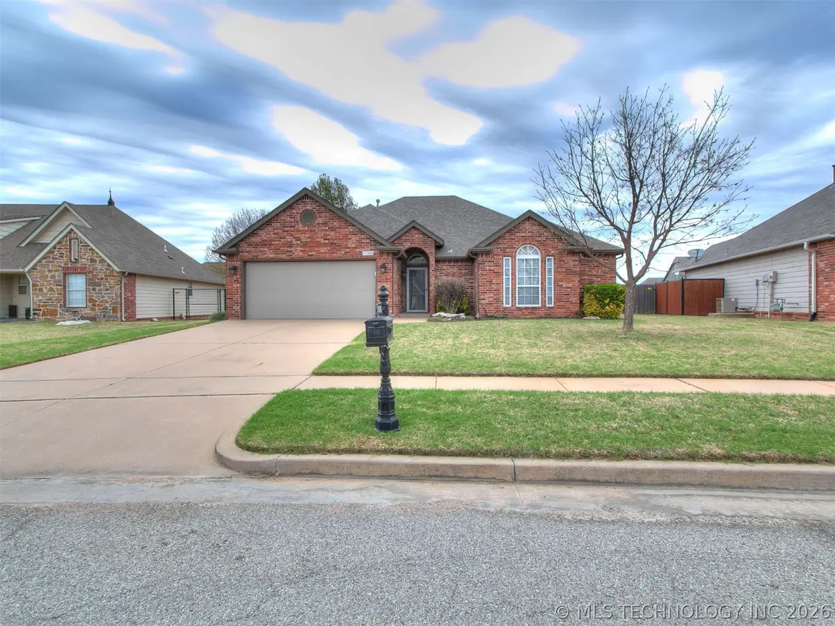 1706 W Austin Place, Broken Arrow, OK 74011 - #1