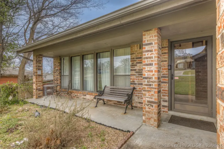 112 E 12th Street, Sand Springs, OK 74063 - #3