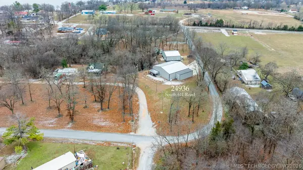 24936 S 611 Road, Grove, OK 74344