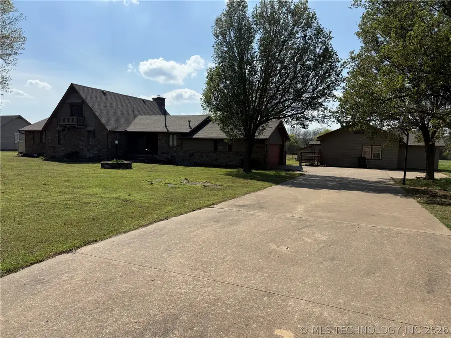 1407 N 8th Street, Henryetta, OK 74437 - #2