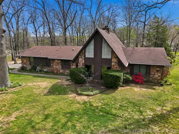 1022 W Young Avenue, Stilwell, OK 74960