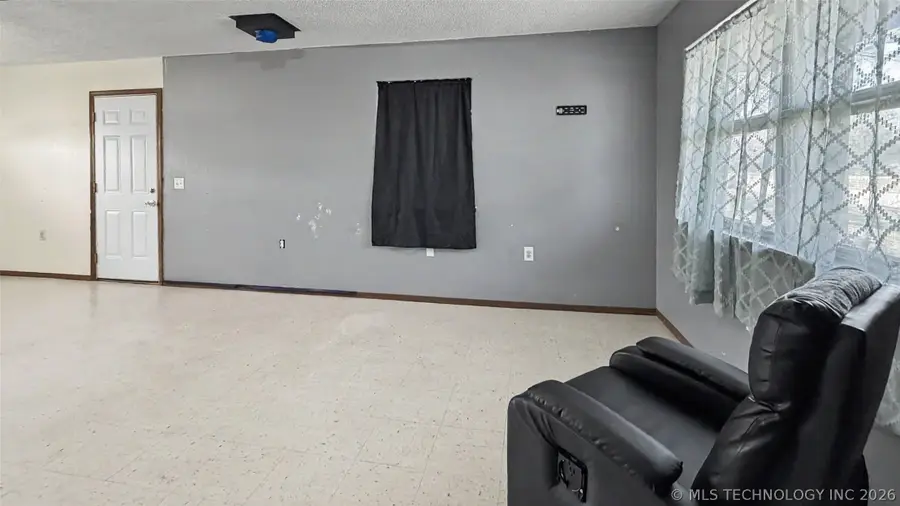 1017 Carla Avenue, Stilwell, OK 74960 - #2