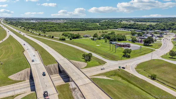 220 E Center Street S, Collinsville, OK 74021