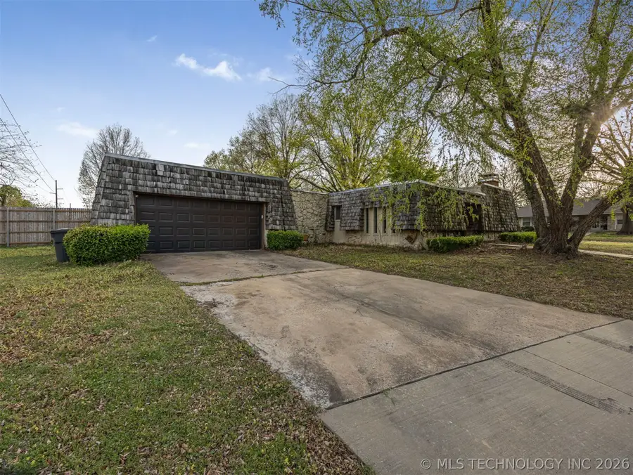 7210 E 77th Street, Tulsa, OK 74113 - #2