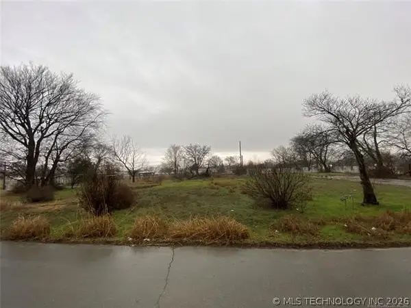 15923 E Newton Place, Tulsa, OK 74116