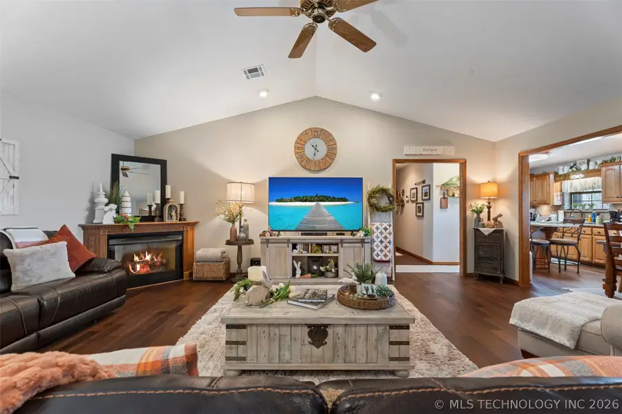 1515 C Street Sw, Miami, OK 74354 - #2