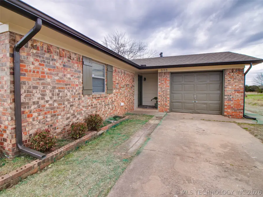 232 S 5th Avenue, Stroud, OK 74079 - #2