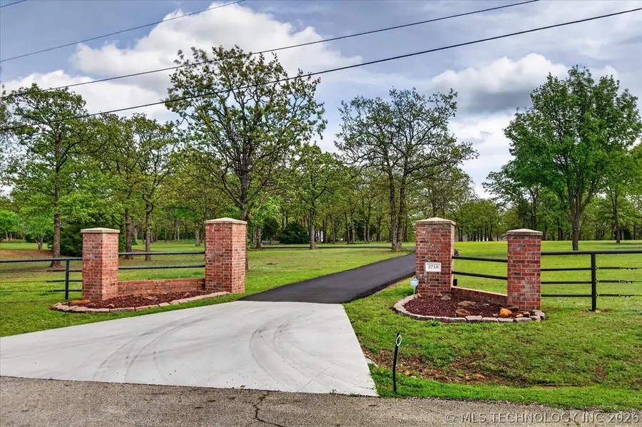 3710 E Mountain Road, Bartlesville, OK 74003 - #2
