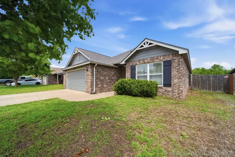 1435 W Burnham Avenue, Sapulpa, OK 74066 - #2