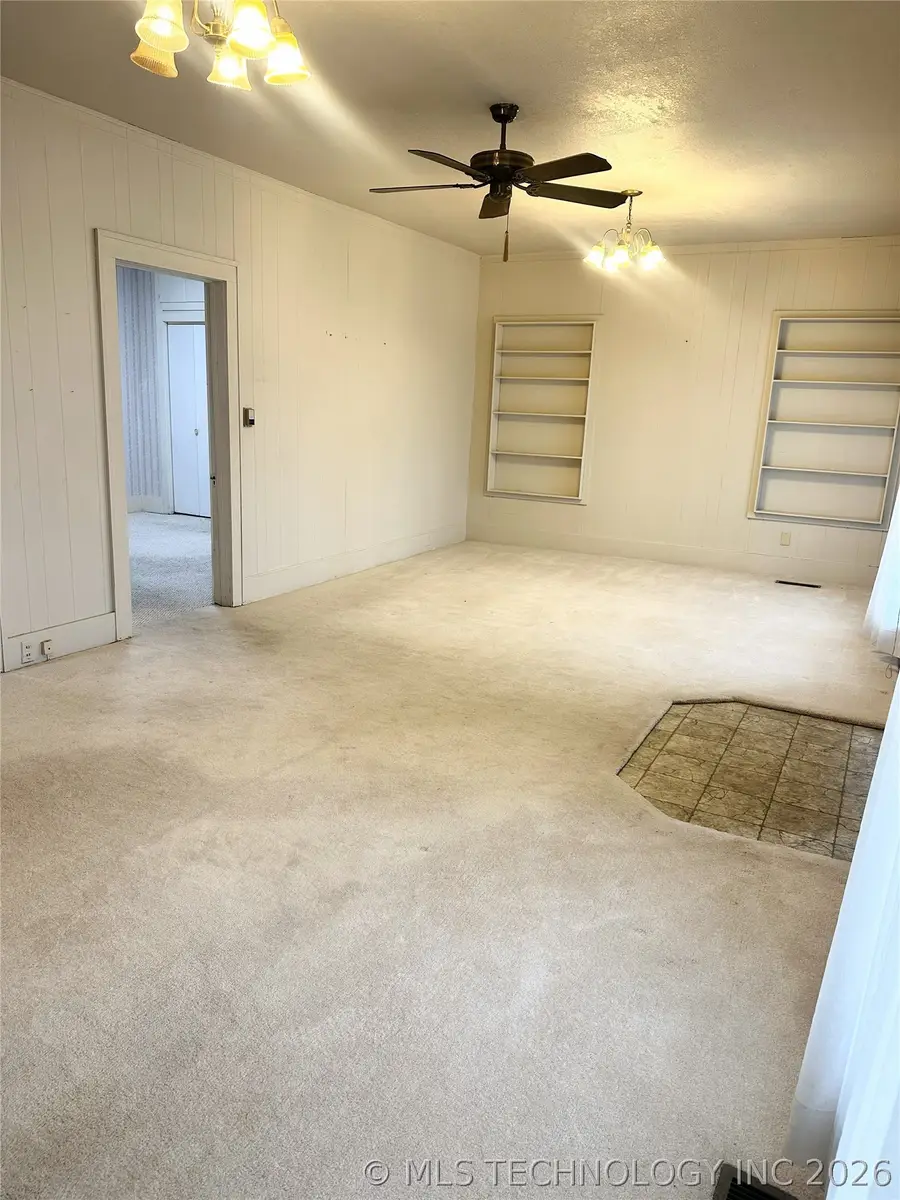 803 W Moore Street, Henryetta, OK 74437 - #3