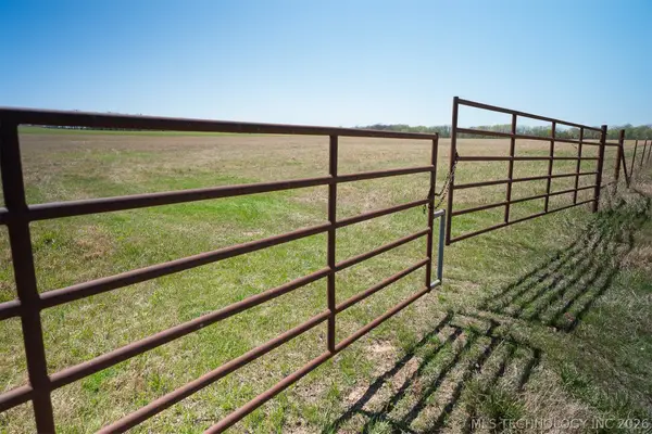 E 330 Road, Vinita, OK 74301