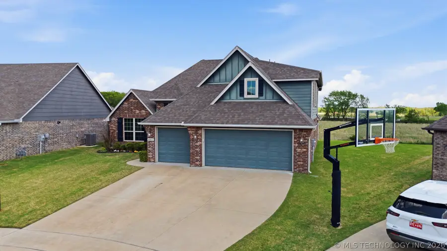 4011 S 15th Place, Broken Arrow, OK 74011 - #2