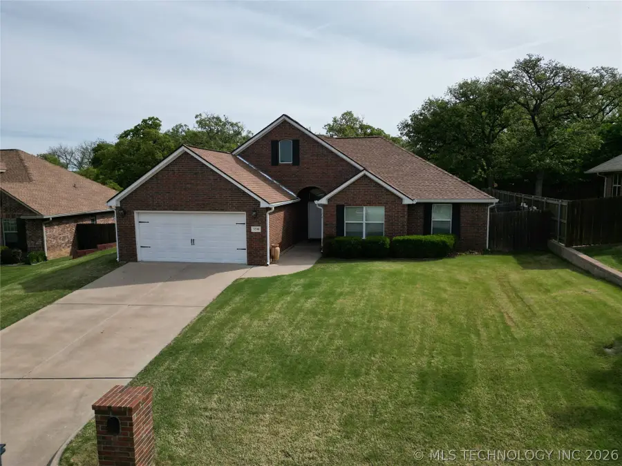 3208 Stone Creek Drive, Ardmore, OK 73401 - #3