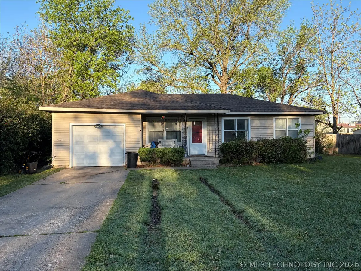 16 S Indianola Street, Pryor, OK 74361 - #1