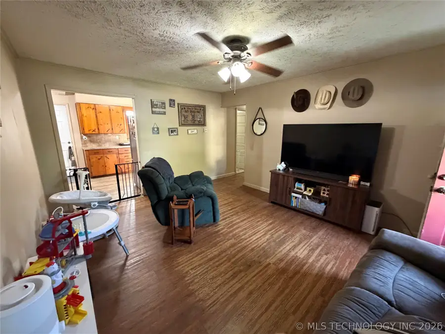 16 S Indianola Street, Pryor, OK 74361 - #3