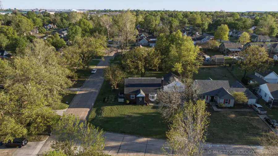 3614 E 12th Place, Tulsa, OK 74112 - #2