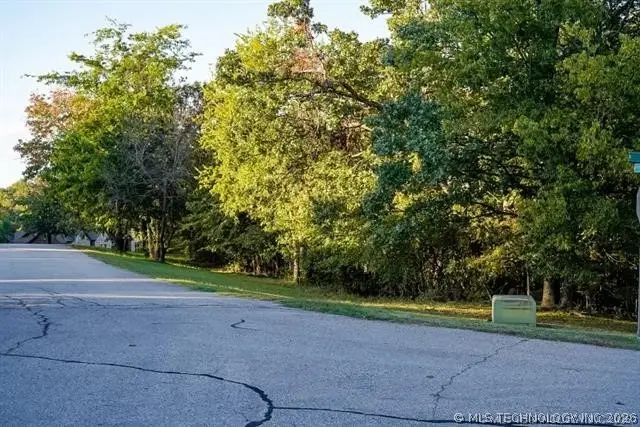 S 14th Avenue, Jenks, OK 74037 - #2