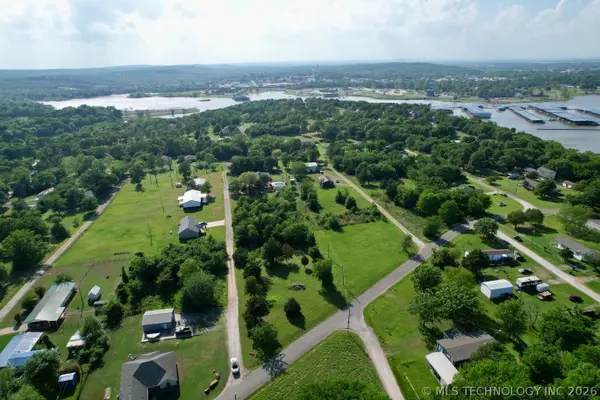 Quapaw Drive, Eufaula, OK 74432