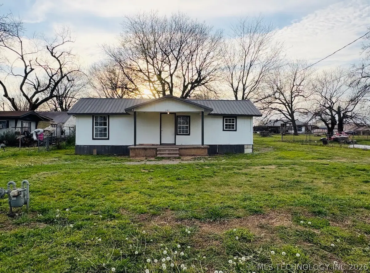 207 S 3rd Street, Porum, OK 74455 - #1