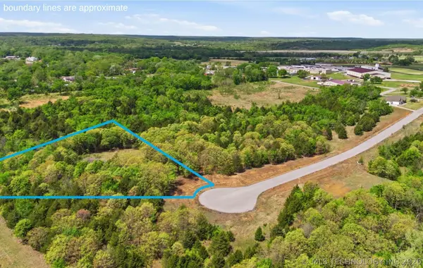 586 S Reagan Avenue, Kellyville, OK 74039