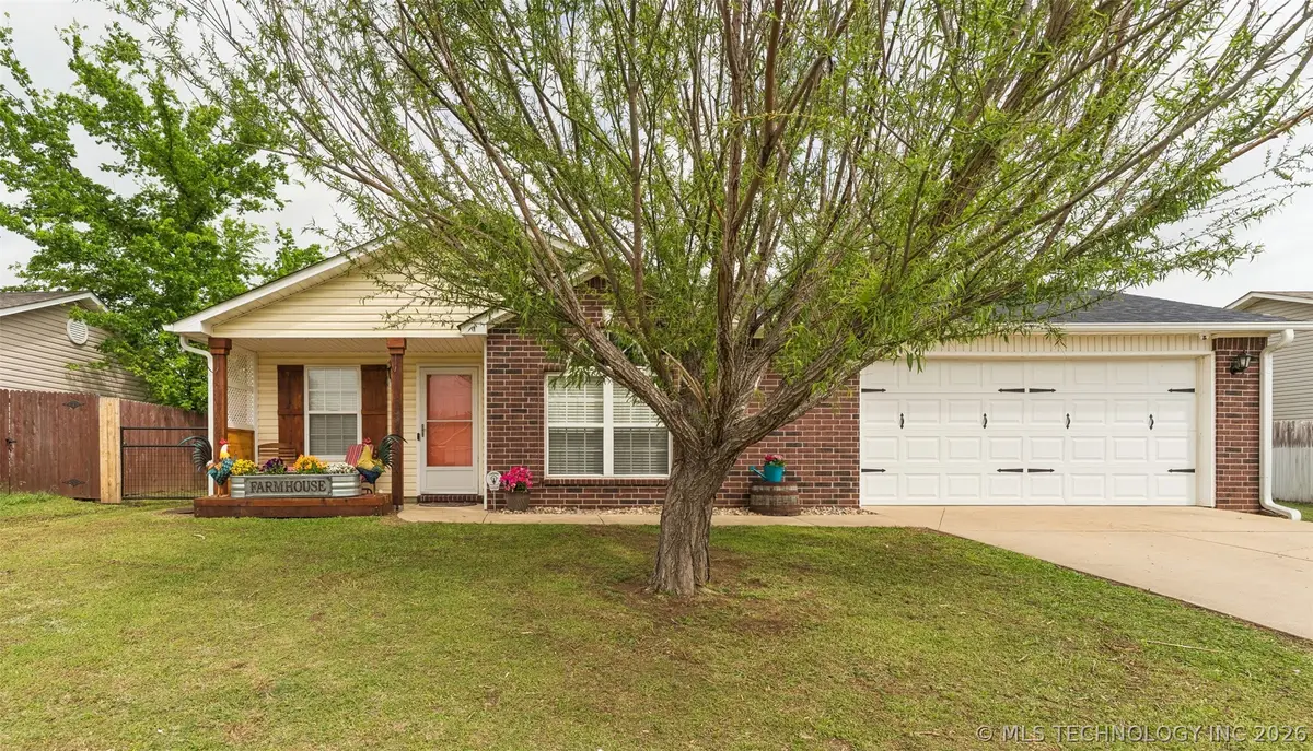 1108 W 23rd Street, Claremore, OK 74017 - #1