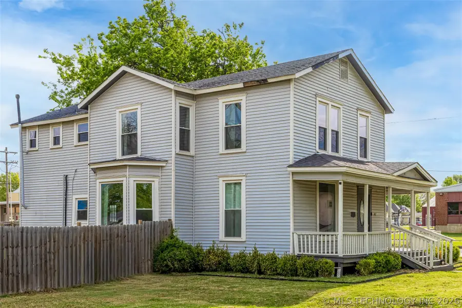 202 W 4th Street, Claremore, OK 74017 - #2