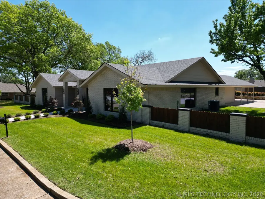 2200 Cloverleaf Place, Ardmore, OK 73401 - #2