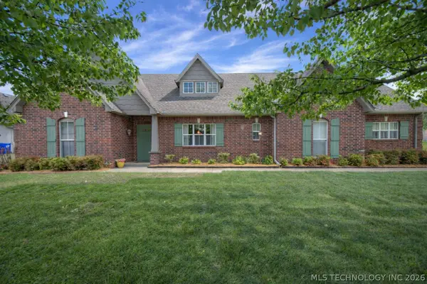 221 Waterford Street, Catoosa, OK 74015