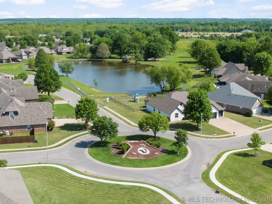 8133 Forrest Glenn Road, Claremore, OK 74019 - #2