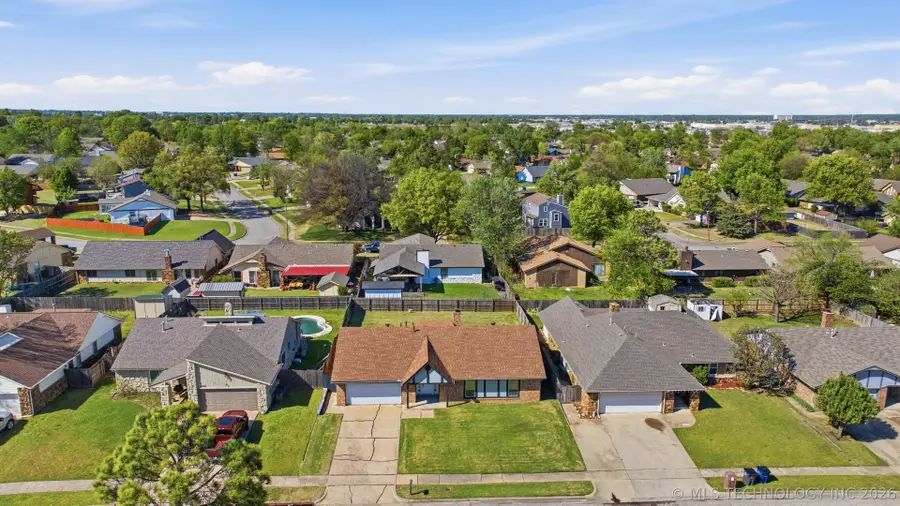 9027 E 60th Street, Tulsa, OK 74145 - #2