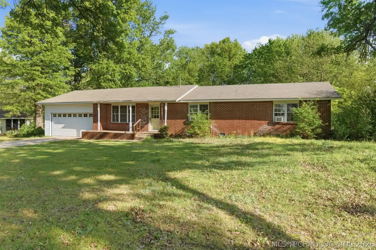 7195 E Battenfield Drive, Claremore, OK 74019 - #1