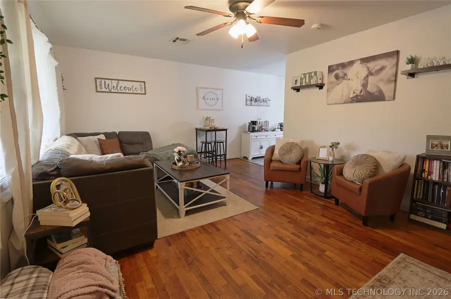 310 N Main Street, Wagoner, OK 74467 - #3