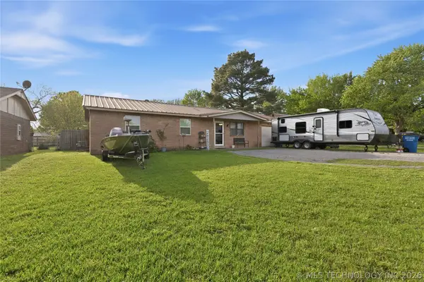 902 S Lincoln Ave Avenue, Wagoner, OK 74467