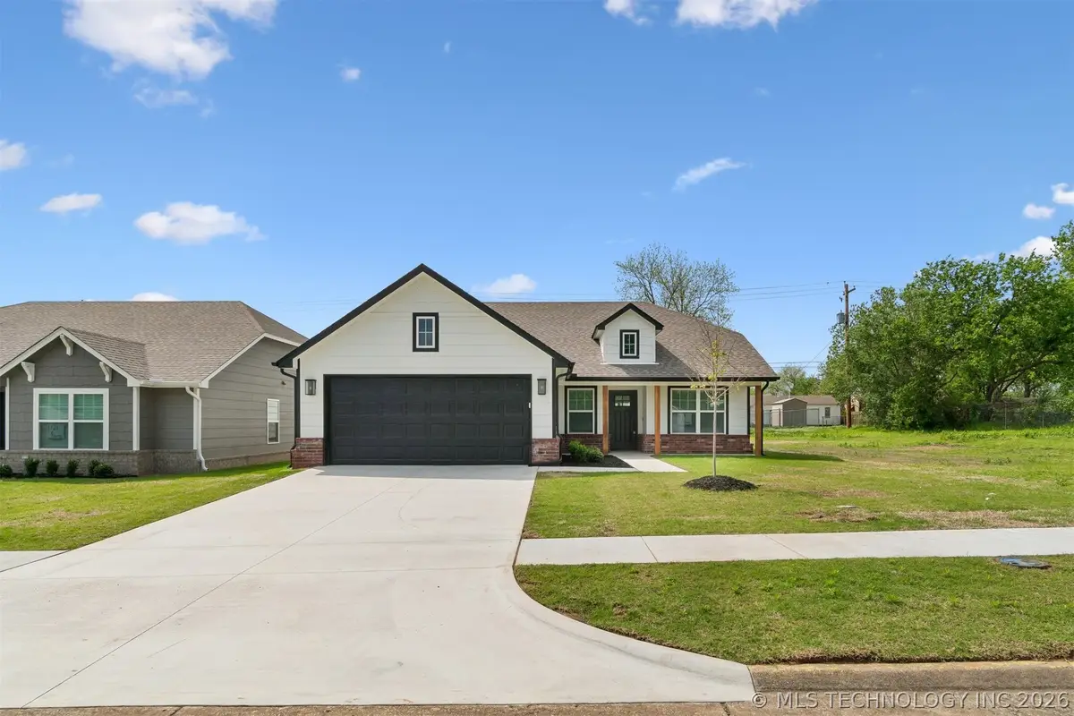 1119 E Cherry Street, Cushing, OK 74023 - #1