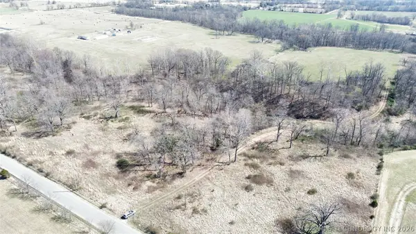 01 E 390 Road, Jay, OK 74346