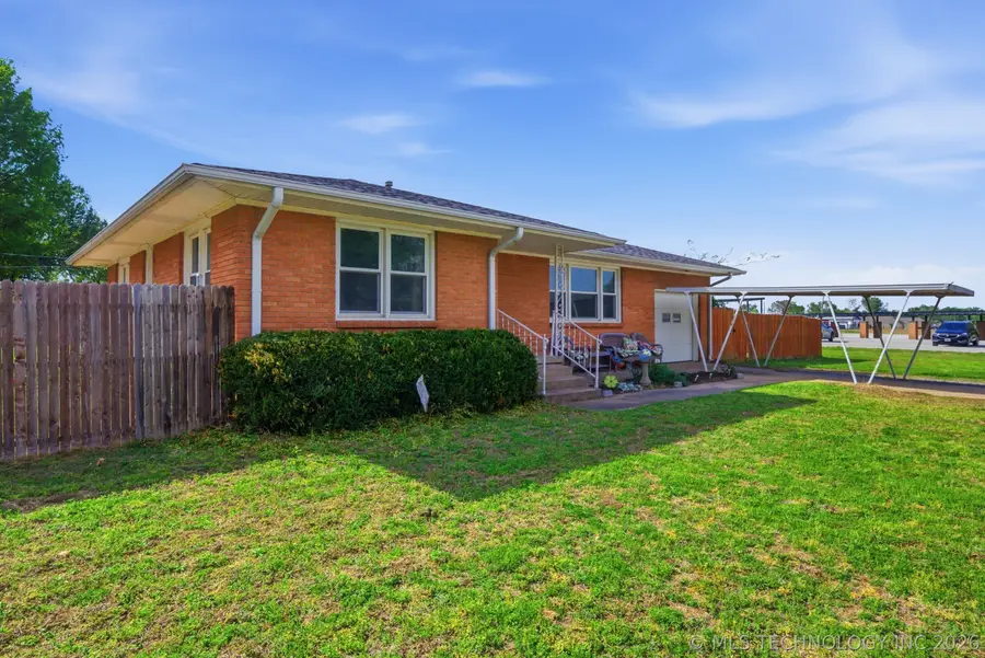 318 N 18th Street, Collinsville, OK 74021 - #2