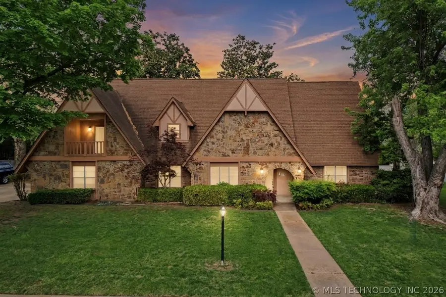 5706 S Columbia Place, Tulsa, OK 74105 - #2