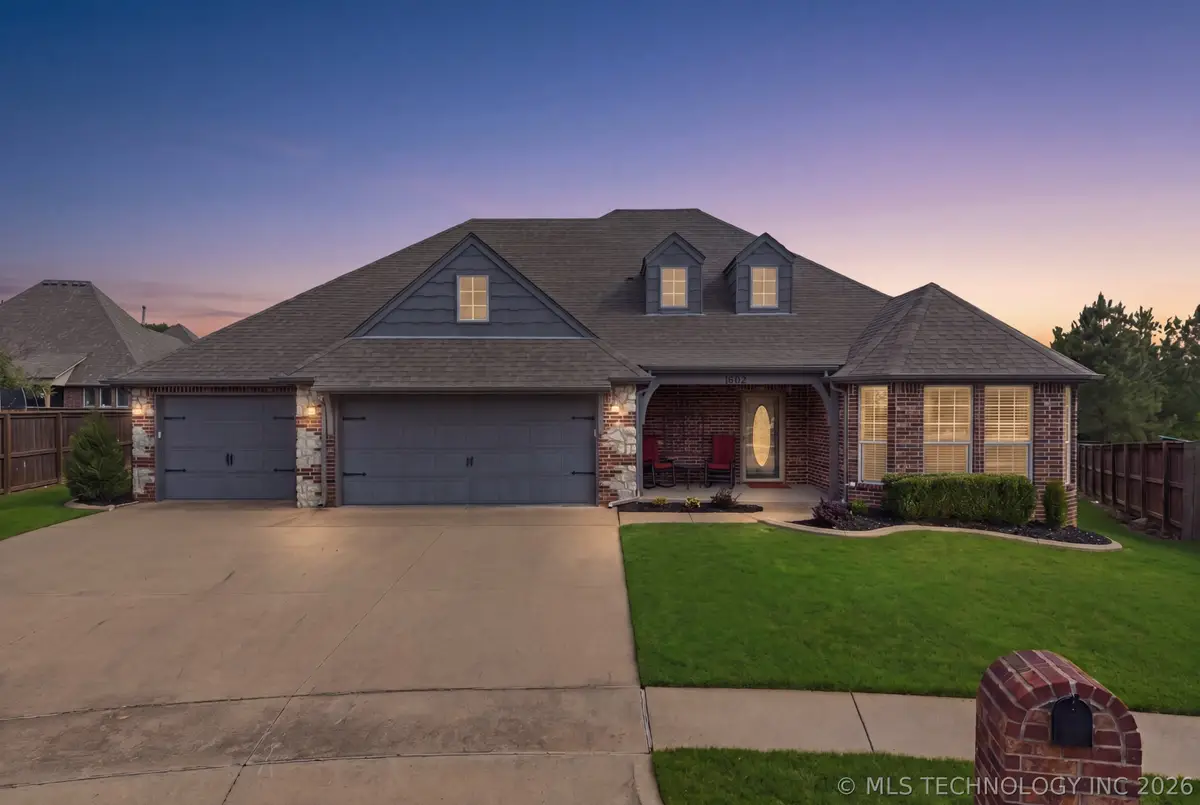 1904 E Laredo Street, Broken Arrow, OK 74012 - #1