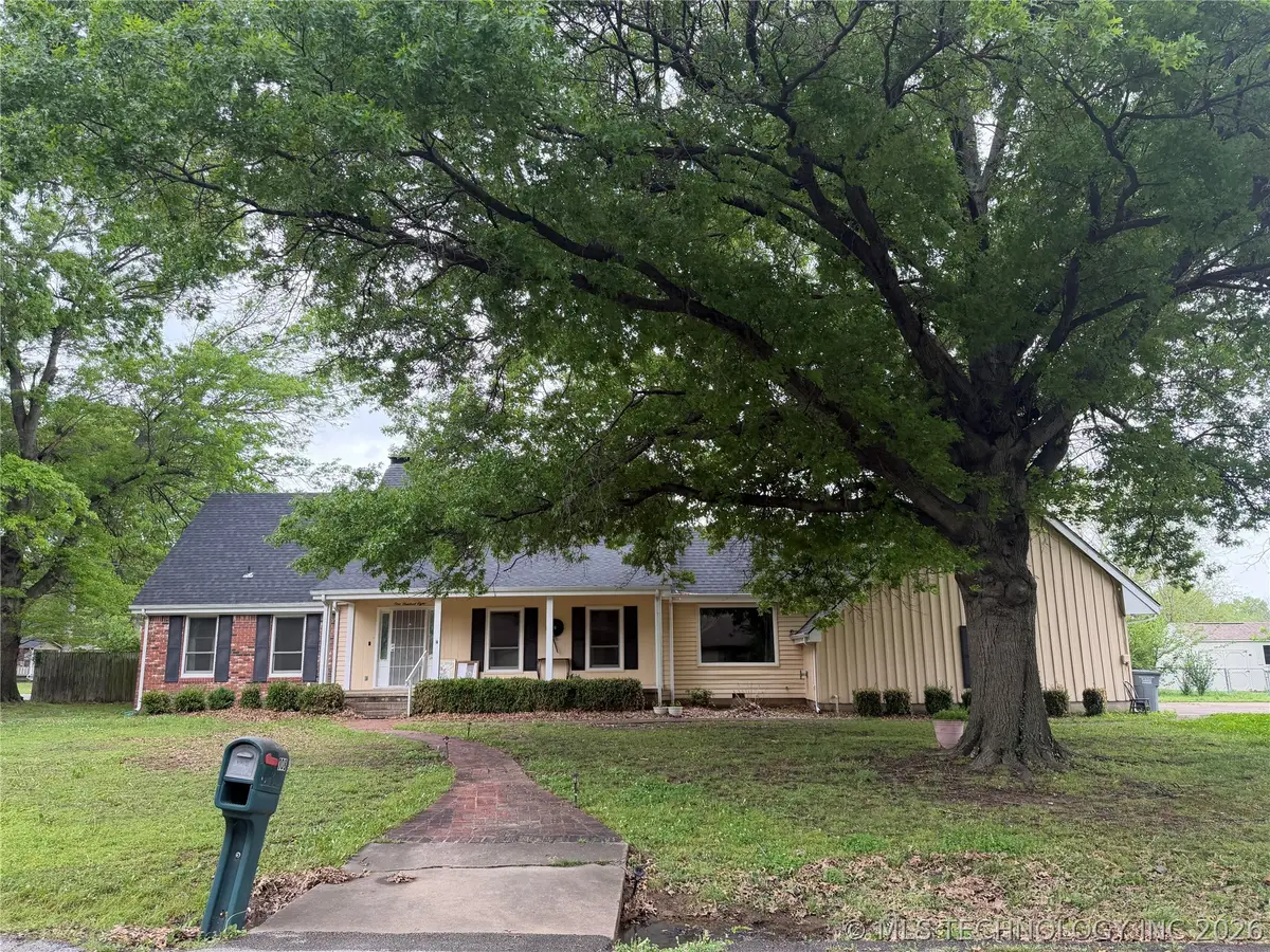 108 S Bettes Avenue, Wagoner, OK 74467 - #1