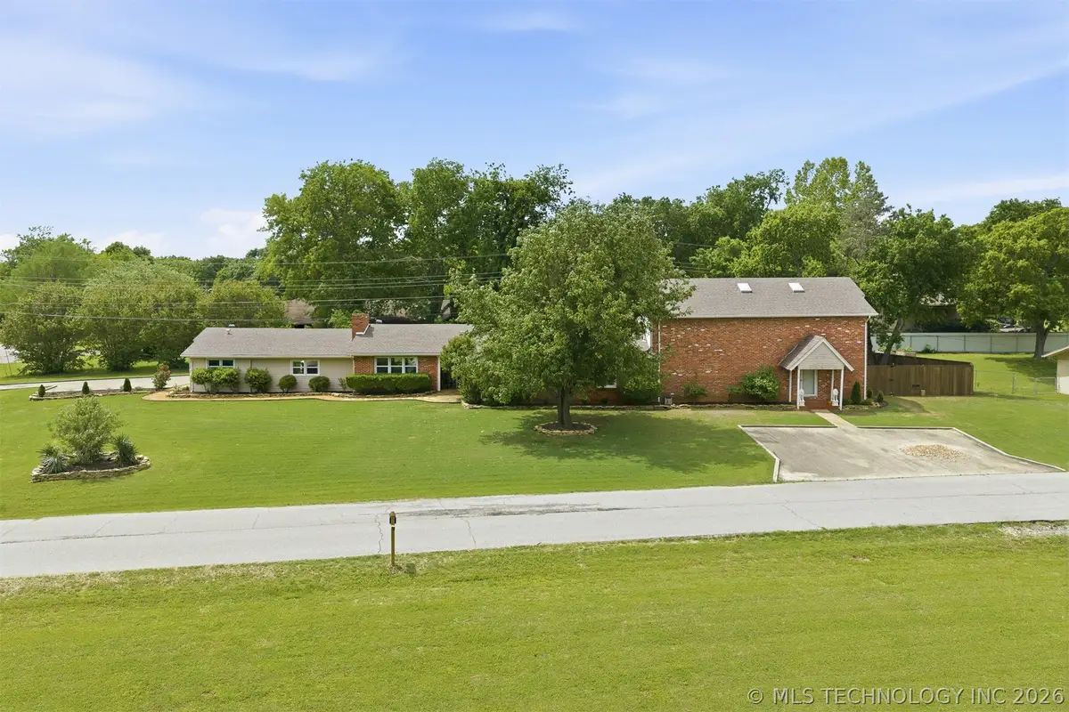 202 Meadow, Ardmore, OK 73401 - #1